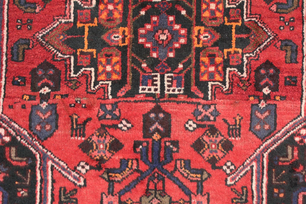Traditional Antique Oriental Red Medallion Handmade Wool Rug 103cm x 220cm design details close-up homelooks.com