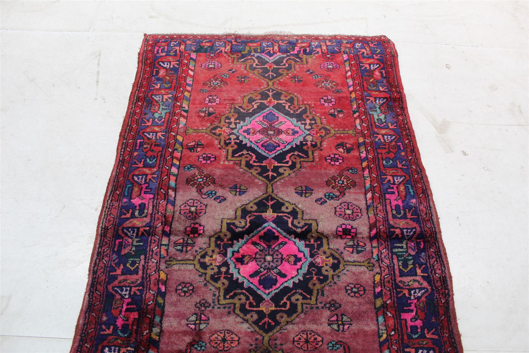 Traditional Antique Multi Coloured Medallion Handmade Wool Rug 101cm x 200cm top view homelooks.com