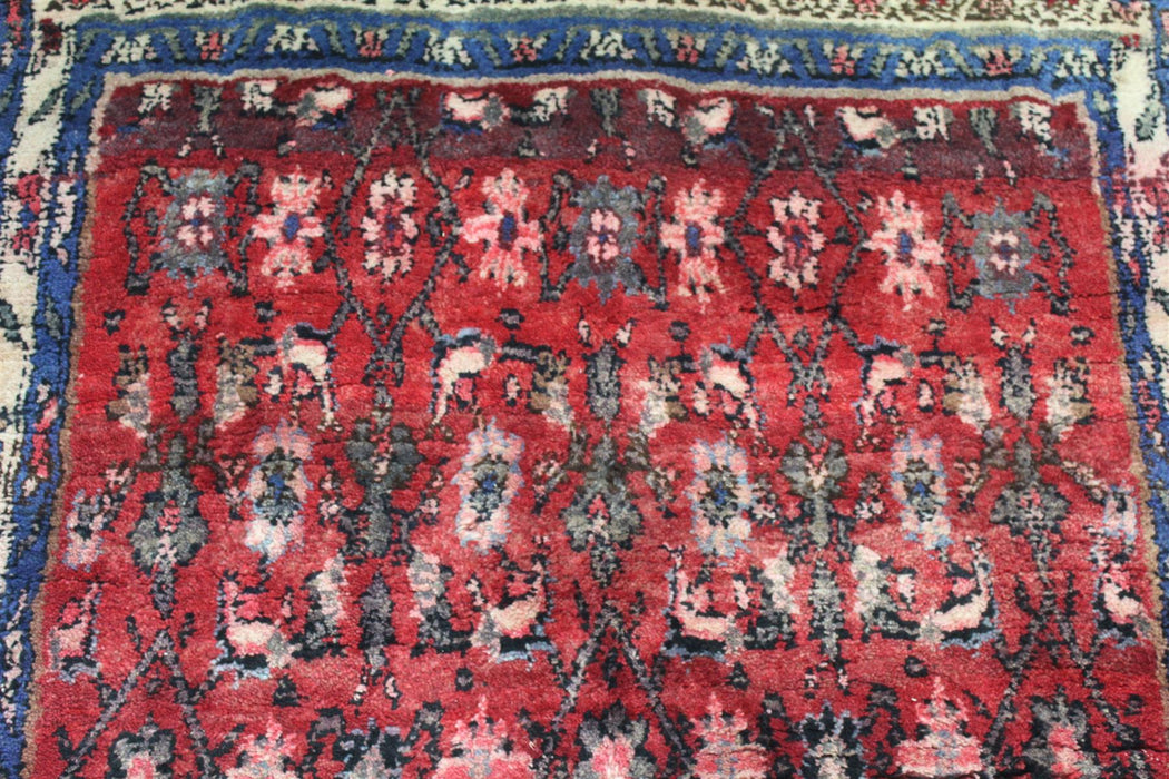 Traditional Antique Handmade Oriental Red Wool Rug 110cm x 253cm edge design details homelooks.com