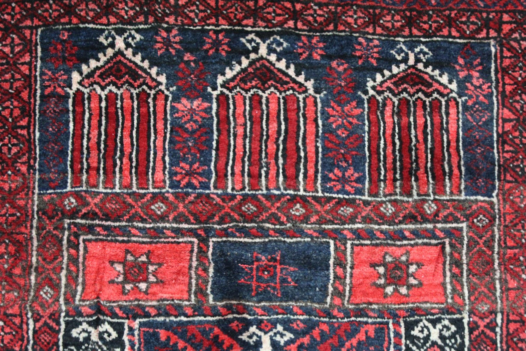 Traditional Vintage Geometric Handmade Oriental Small Wool Rug 82cm x 115cm design details homelooks.com