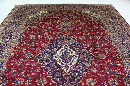 Beautiful Traditional Antique  Wool Handmade Oriental Rug 305 X 405 cm top view homelooks.com