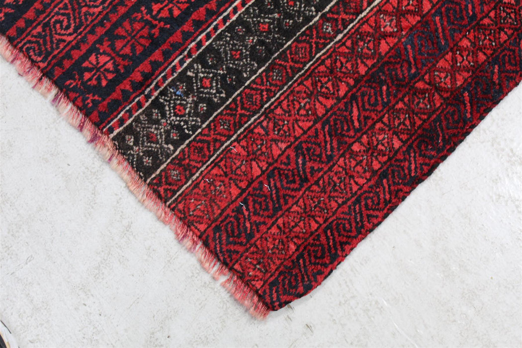 Traditional Vintage Geometric Handmade Oriental Small Wool Rug 82cm x 115cm corner view homelooks.com