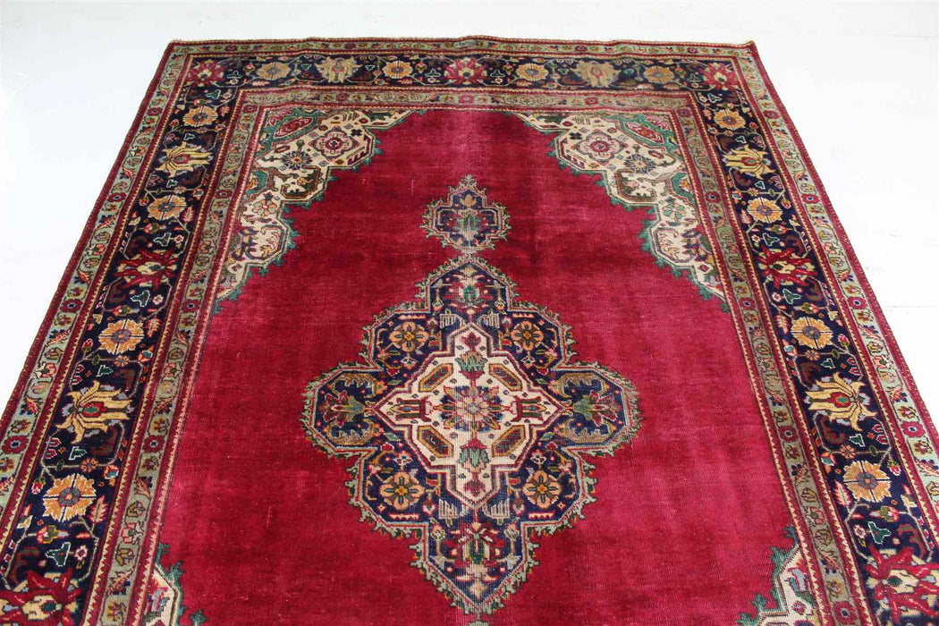 Lovely Traditional Vintage Medallion Handmade Red Wool Rug 192cm x 277cm top view www.homelooks.com