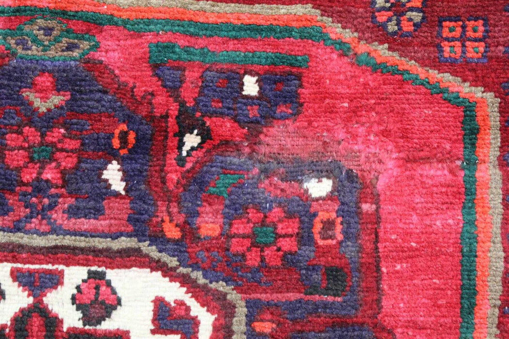 Charming Traditional Red Vintage Handmade Oriental Medallion Wool Rug corner design details www.homelooks.com