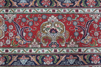 Traditional Vintage Red Medallion Wool Handmade Rug 297 X 412 cm www.homelooks.com 10