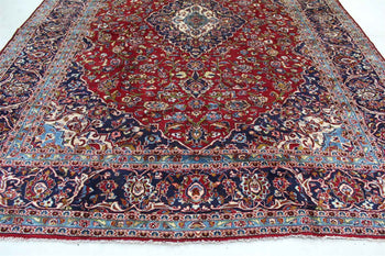 Traditional Antique Medallion Red Wool Handmade Rug 297 X 398 cm www.homelooks.com 2