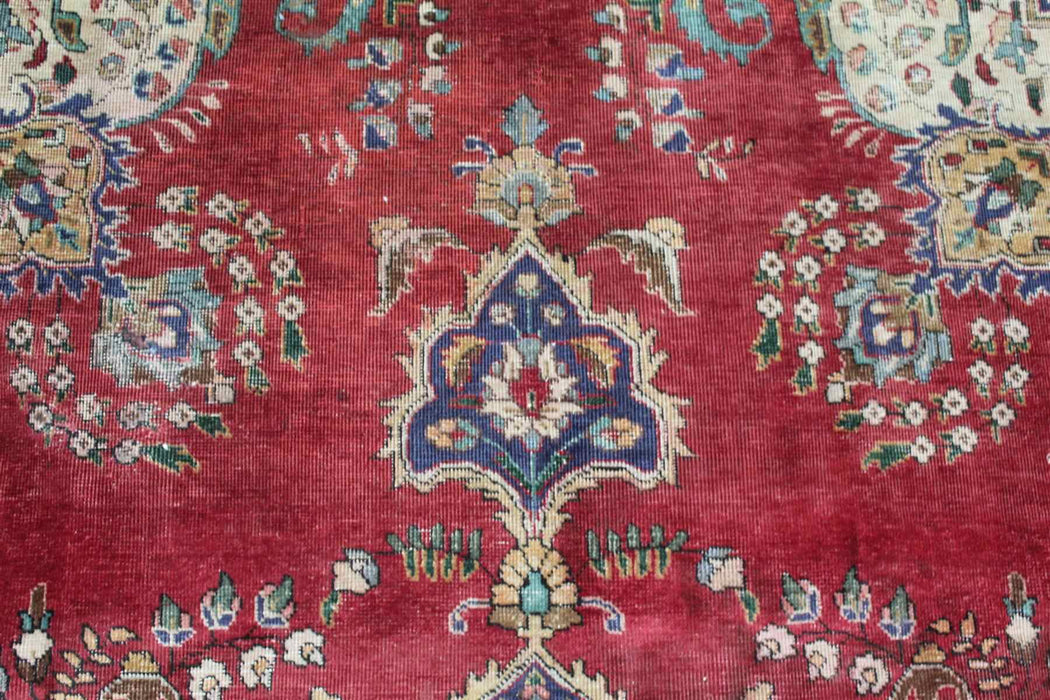 Lovely Traditional Vintage Red Medallion Handmade Wool Rug 243 x 345 cm floral pattern www.homelooks.com 