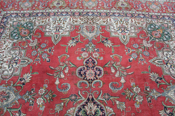 Traditional Vintage Red Medallion Wool Handmade Rug 297 X 412 cm www.homelooks.com 6