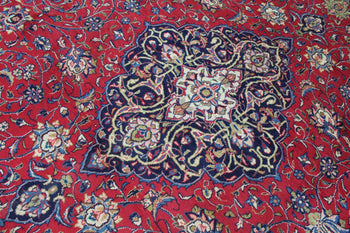 Traditional Vintage Medallion Red Oriental Wool Rug 288 X 354 cm www.homelooks.com 4