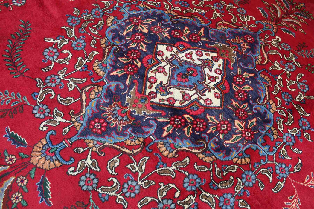 Lovely Traditional Red Vintage Large Handmade Oriental Wool Rug 296cm x 392cm medallion over-view www.homelooks.com