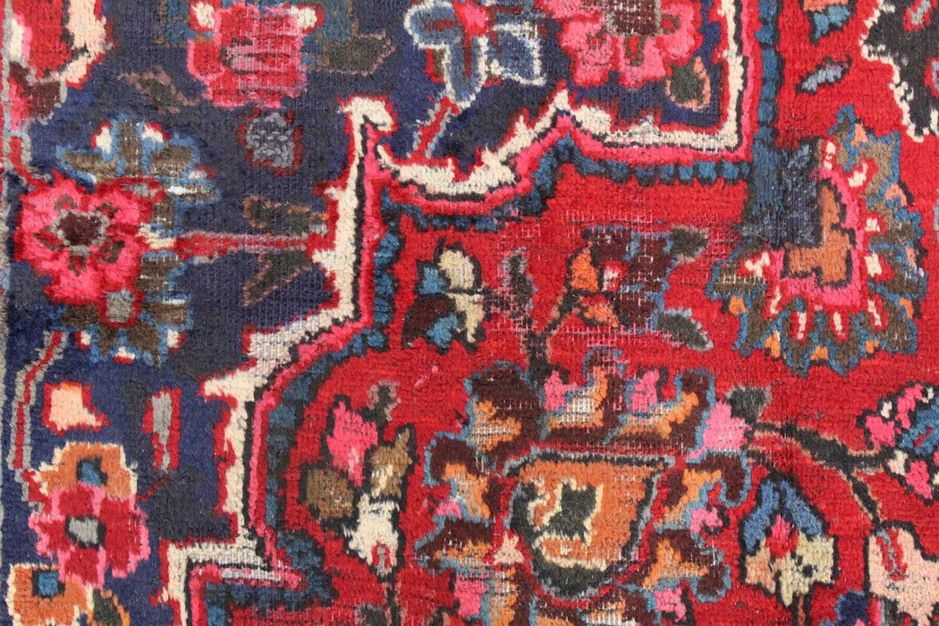 Beautiful Red Medallion Traditional Vintage Wool Handmade Rug 293 X 390 cm close-up homelooks.com