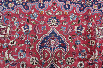 Elegant Traditional Antique Red Handmade Oriental Wool Rug 292 X 380 cm design details close-up www.homelooks.com