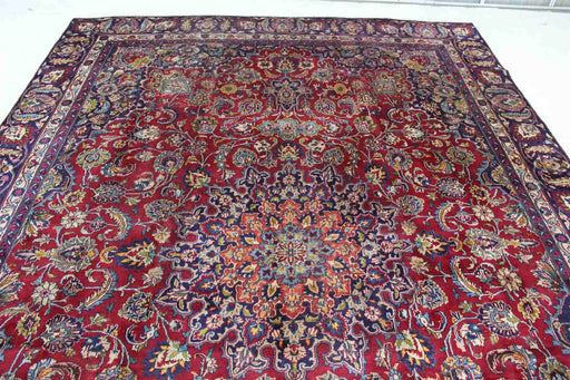 Lovely Traditional Antique Red Medallion Handmade Oriental Rug 263 X 365 cm top view www.homelooks.com
