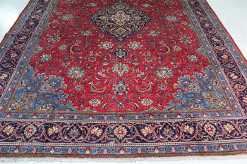 Traditional Vintage Medallion Red Oriental Wool Rug 288 X 354 cm www.homelooks.com 2