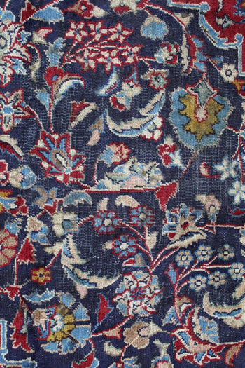 Elegant Traditional Vintage Wool Handmade Oriental Rug design detail close-up www.homelooks.com