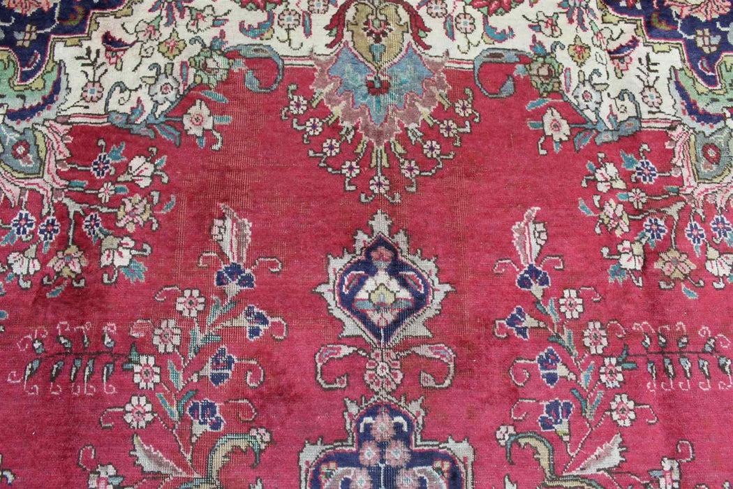 Lovely Traditional Vintage Medallion Handmade Red Wool Rug 204cm x 370cm floral pattern www.homelooks.com