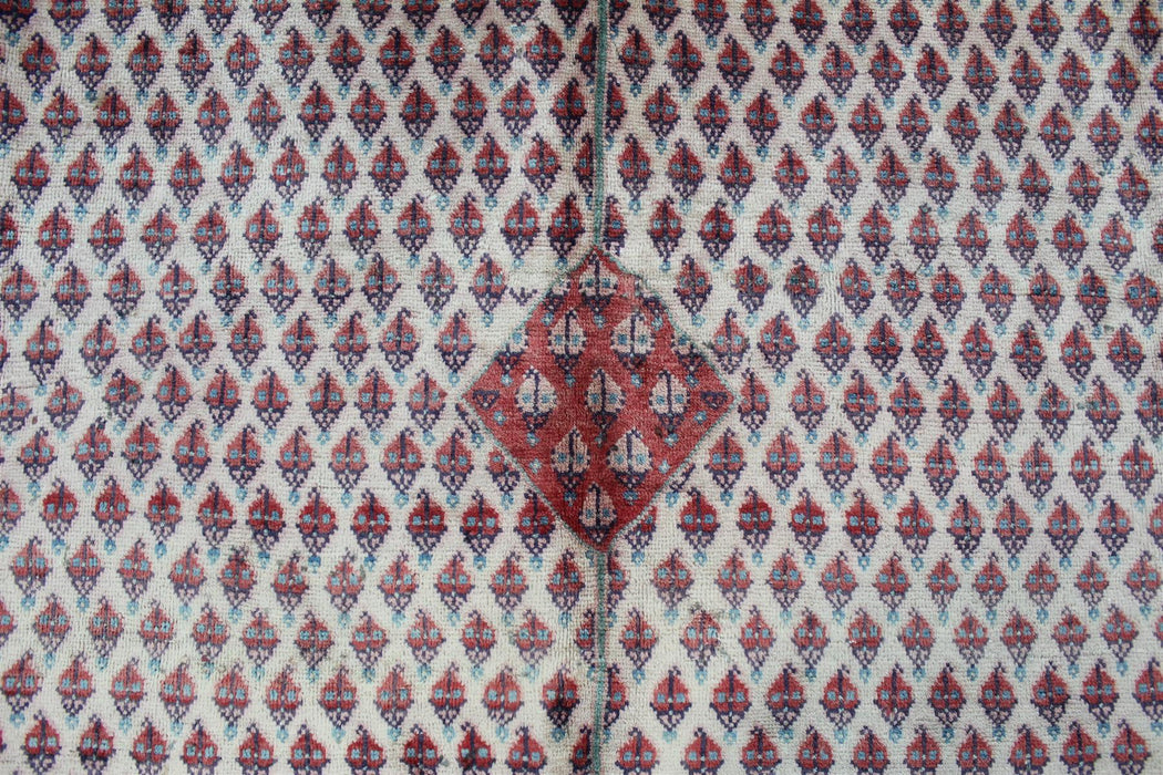 Traditional Vintage Geometric Handmade Red & Cream Wool Rug 208cm x 310cm close-up homelooks.com