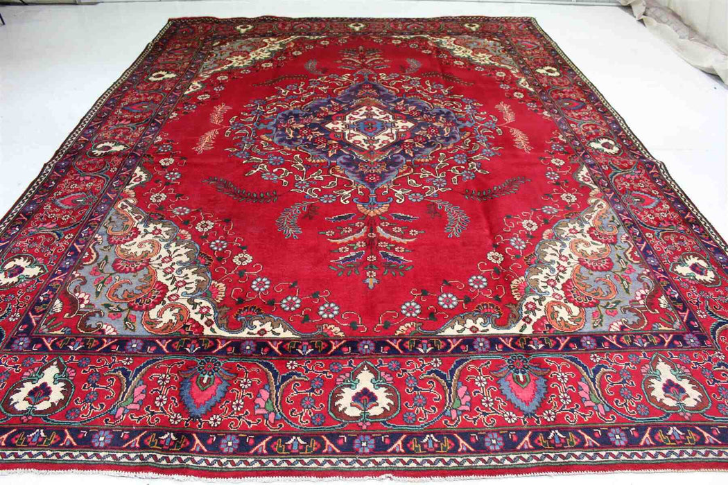 Lovely Traditional Red Vintage Large Handmade Oriental Wool Rug 296cm x 392cm www.homelooks.com