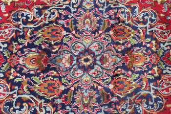 Traditional Red Medallion Patterned Handmade Oriental Rug 292 X 378 cm www.homelooks.com 5