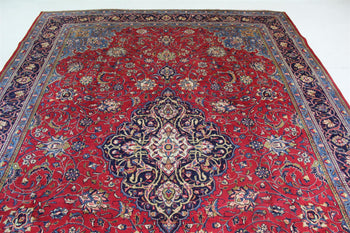 Traditional Vintage Medallion Red Oriental Wool Rug 288 X 354 cm www.homelooks.com 3