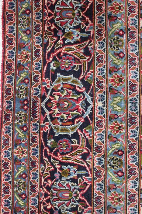 charming vintage red handmade wool rug edge design details www.homelooks.com