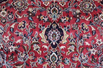 Classic Antique Oriental Handmade Wool Rug 230 X 330 cm design details close-up www.homelooks.com