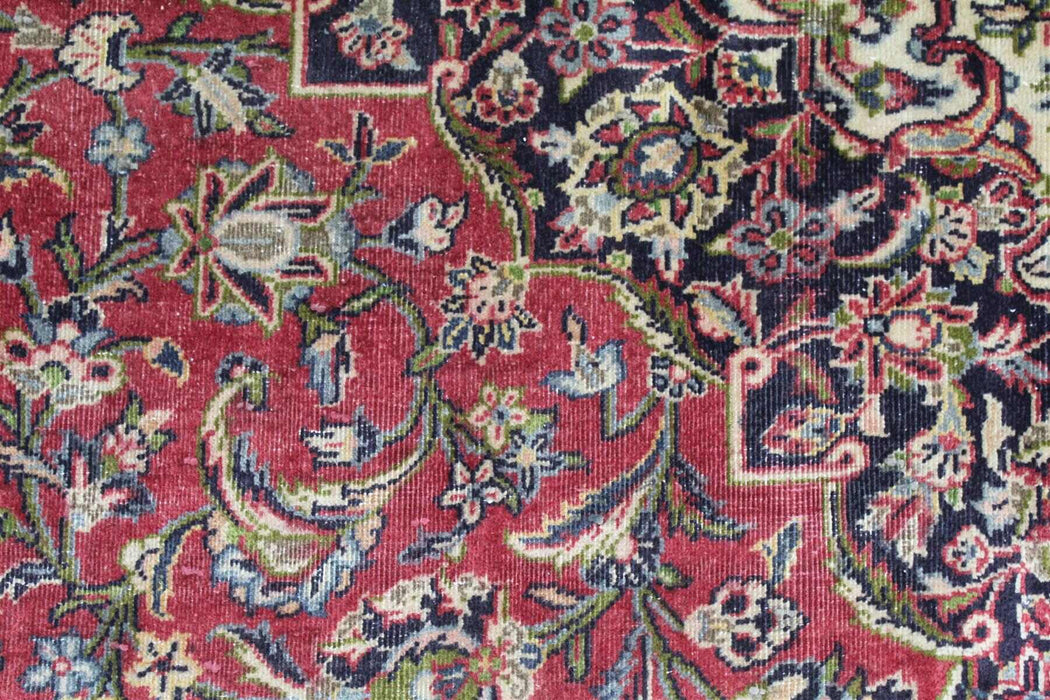 classic red medallion vintage handmade oriental rug www.homelooks.com