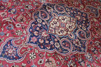 Elegant Traditional Antique Red Handmade Oriental Wool Rug 292 X 380 cm medallion overview www.homelooks.com