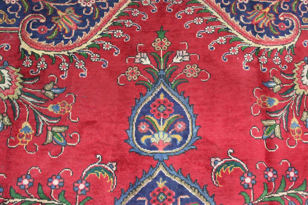 Lovely Large Traditional Red Vintage Handmade Oriental Wool Rug 212cm x 328cm floral pattern www.homelooks.com