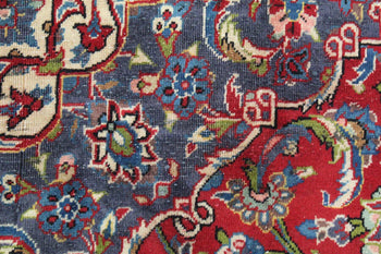 traditional vintage handmade red wool rug www.homelooks.com