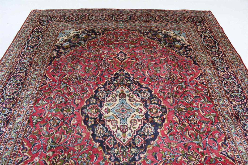 Charming Traditional Vintage Red Medallion Handmade Wool Rug top view www.homelooks.com
