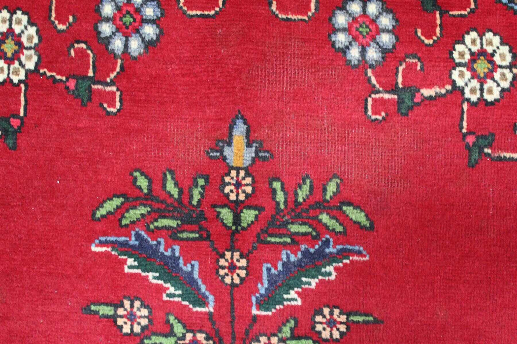 Lovely Traditional Red Vintage Large Handmade Oriental Wool Rug 296cm x 392cm design details close-up www.homelooks.com