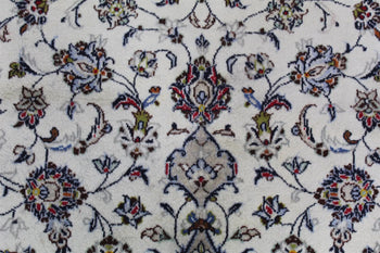 Large Traditional Antique Olive Handmade Oriental Wool Rug 202 X 301 cm design details close-up www.homelooks.com