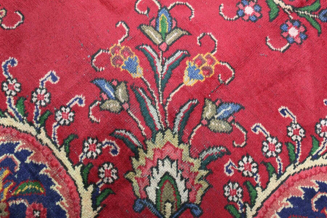 Lovely Large Traditional Red Vintage Handmade Oriental Wool Rug 212cm x 328cm floral pattern close-up www.homelooks.com