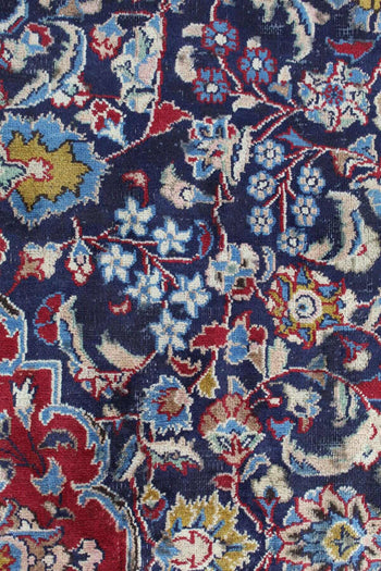 Elegant Traditional Vintage Wool Handmade Oriental Rug 290 X 392 cm design details with blue white yellow and red colours www.homelooks.com