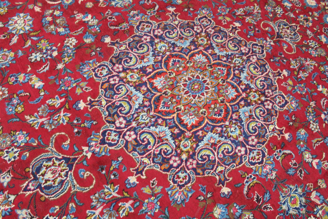 Traditional Antique Red Medallion Handmade Oriental Wool Rug 287cm x 346cm medallion over-view homelooks.com