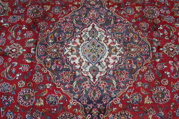Classic Red Traditional Vintage Medallion Handmade Wool Rug medallion details www.homelooks.com