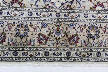 Large Traditional Antique Olive Handmade Oriental Wool Rug 202 X 301 cm edge design details www.homelooks.com