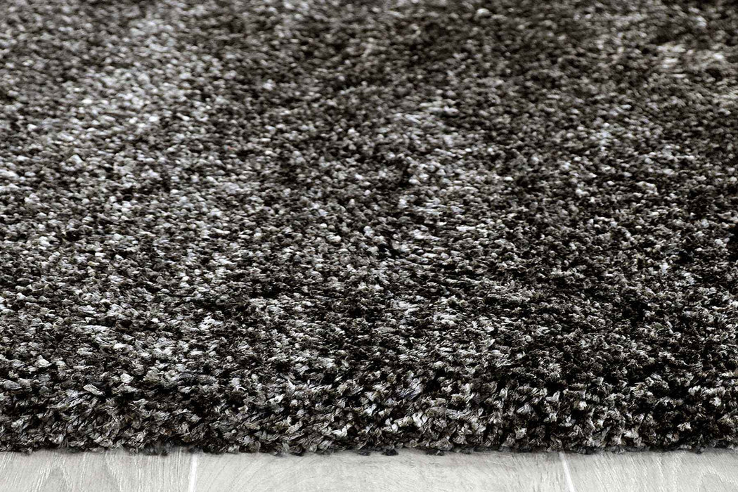 Fluffy Soft Shaggy Charcoal Rug texture detail www.homelooks.com